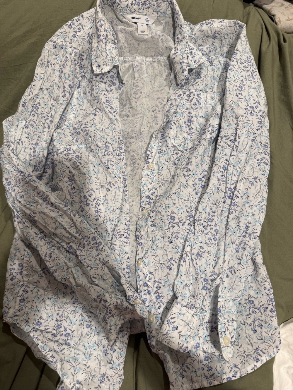 Women’s White Floral Button-Up Shirt with Blue Accents